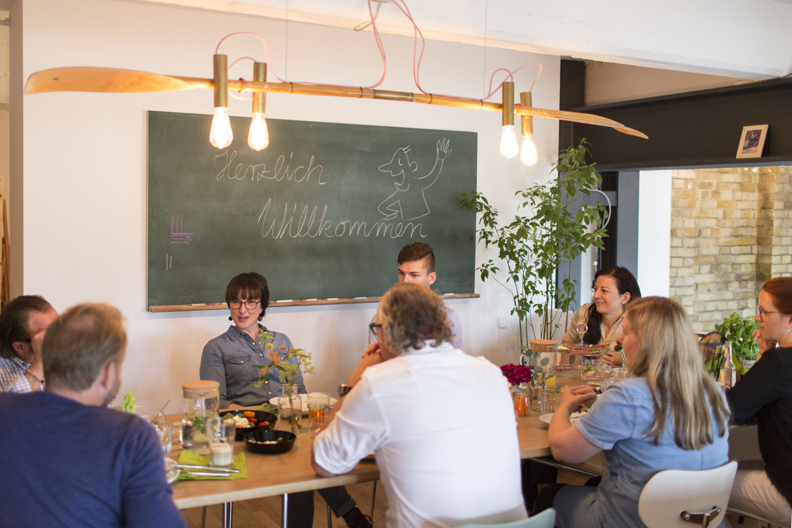 Frühstückstafel für Community-Events in der Base⁷