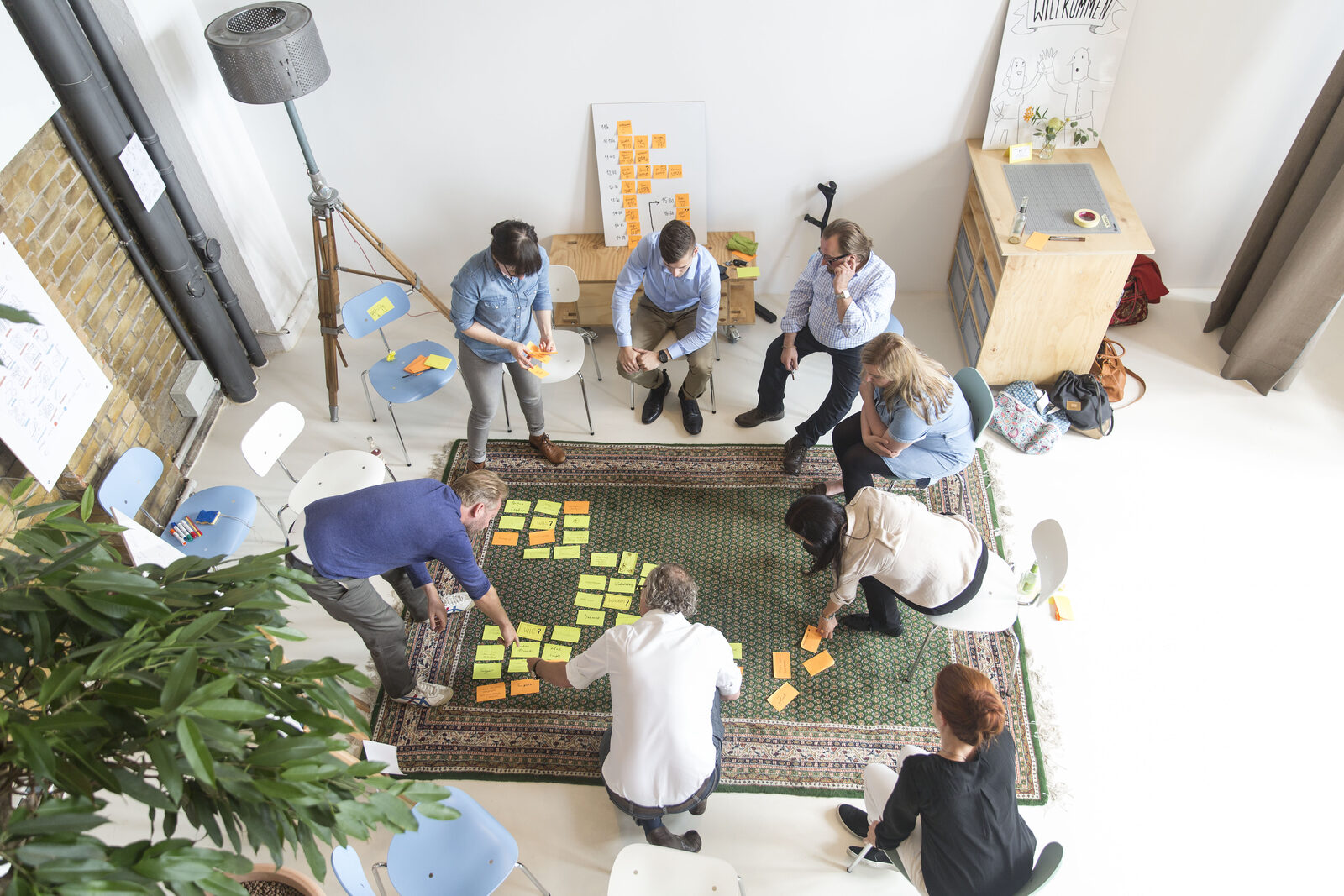 Workshop-Fläche bei Base⁷ Esslingen mit flexiblen Arbeitsstationen